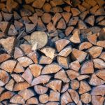 Cum se calculează necesarul de lemne de foc: formula de calcul metru cub lemn de foc și tabel calcul metru cub lemn pentru iarnă